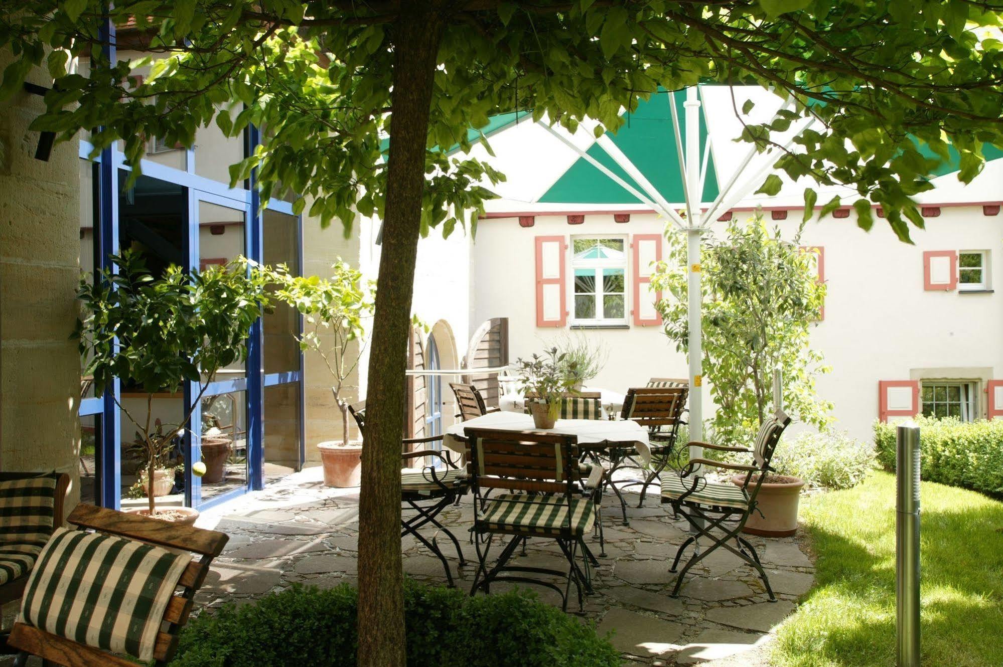 Hotel Altes Amtshaus, 3 Mulfingen Exterior foto